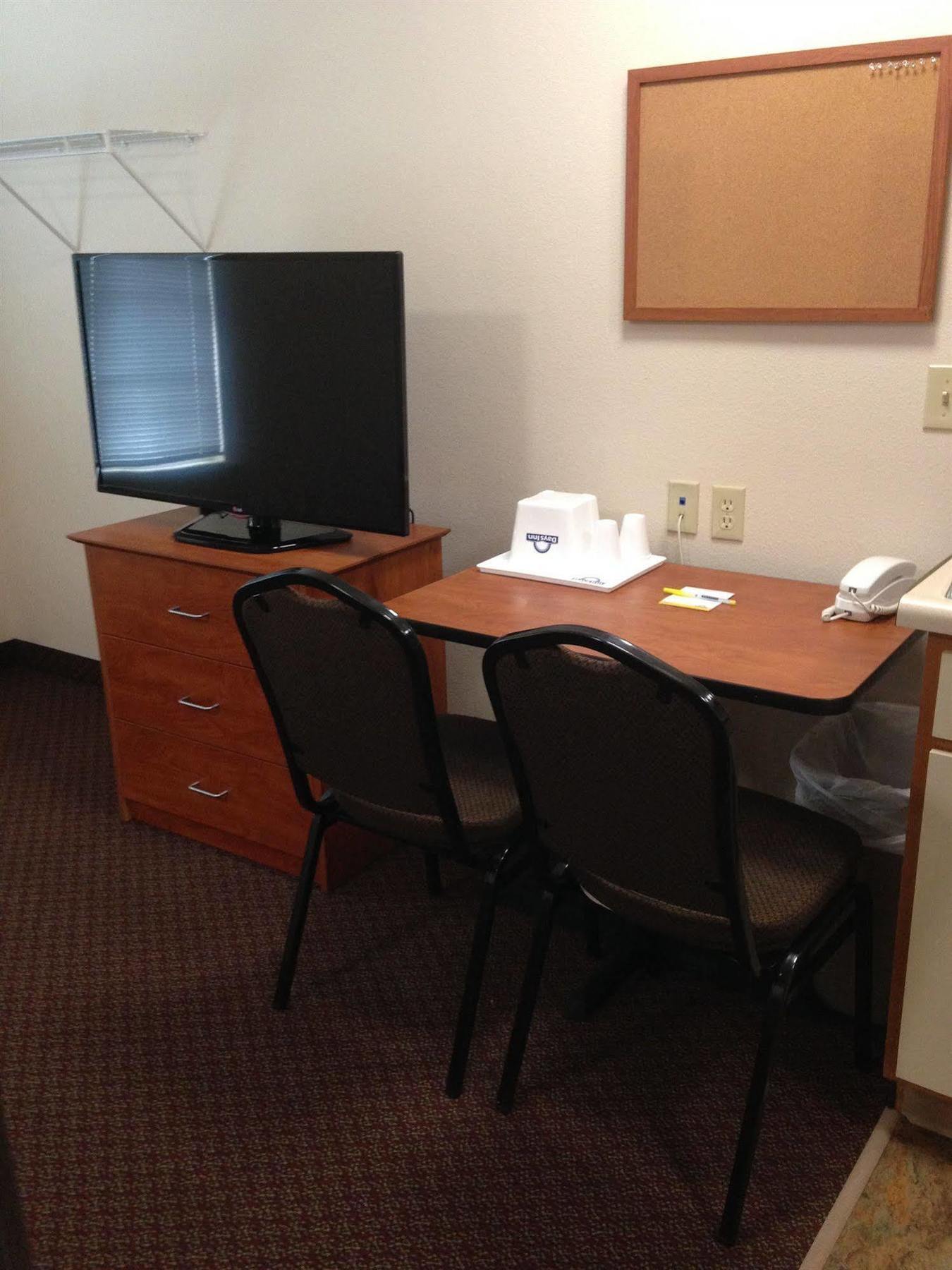 Days Inn & Suites By Wyndham Rochester South Экстерьер фото