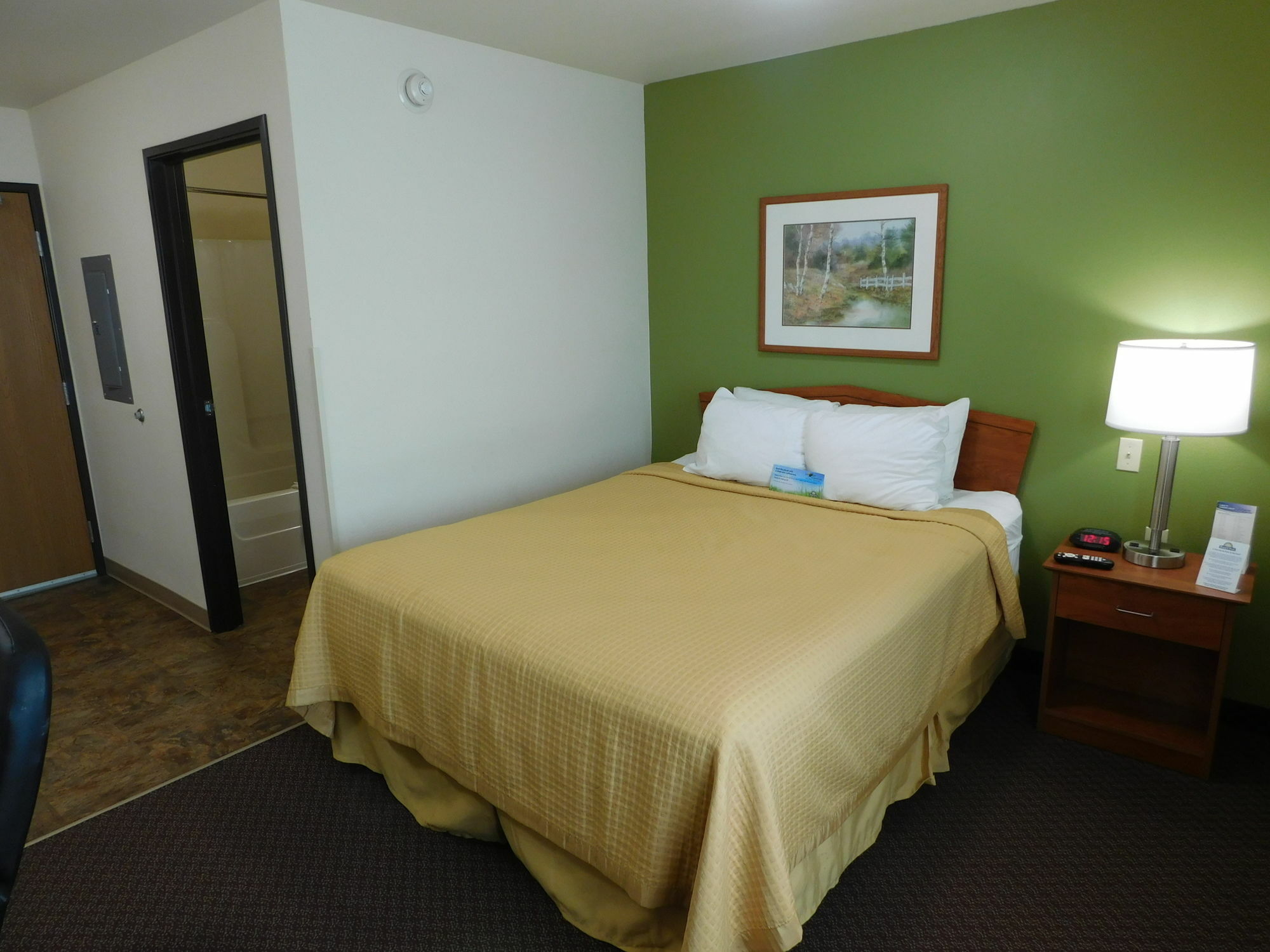 Days Inn & Suites By Wyndham Rochester South Экстерьер фото