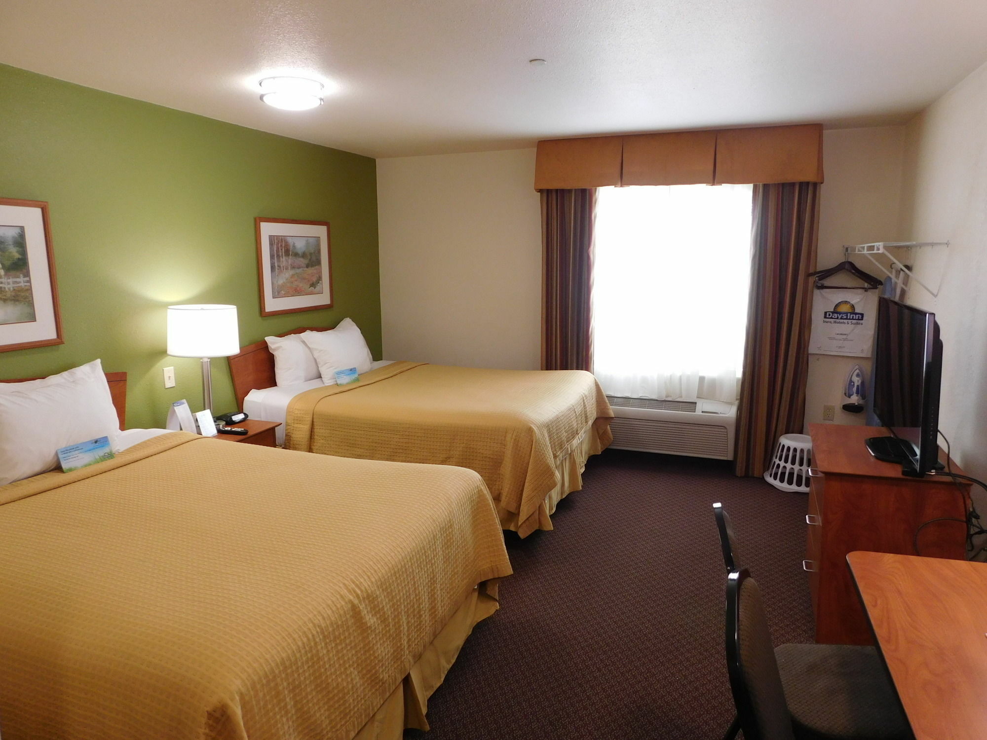 Days Inn & Suites By Wyndham Rochester South Экстерьер фото